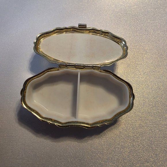 Vintage Bird Motif Trinket Box Pills Box - Picture 5 of 8